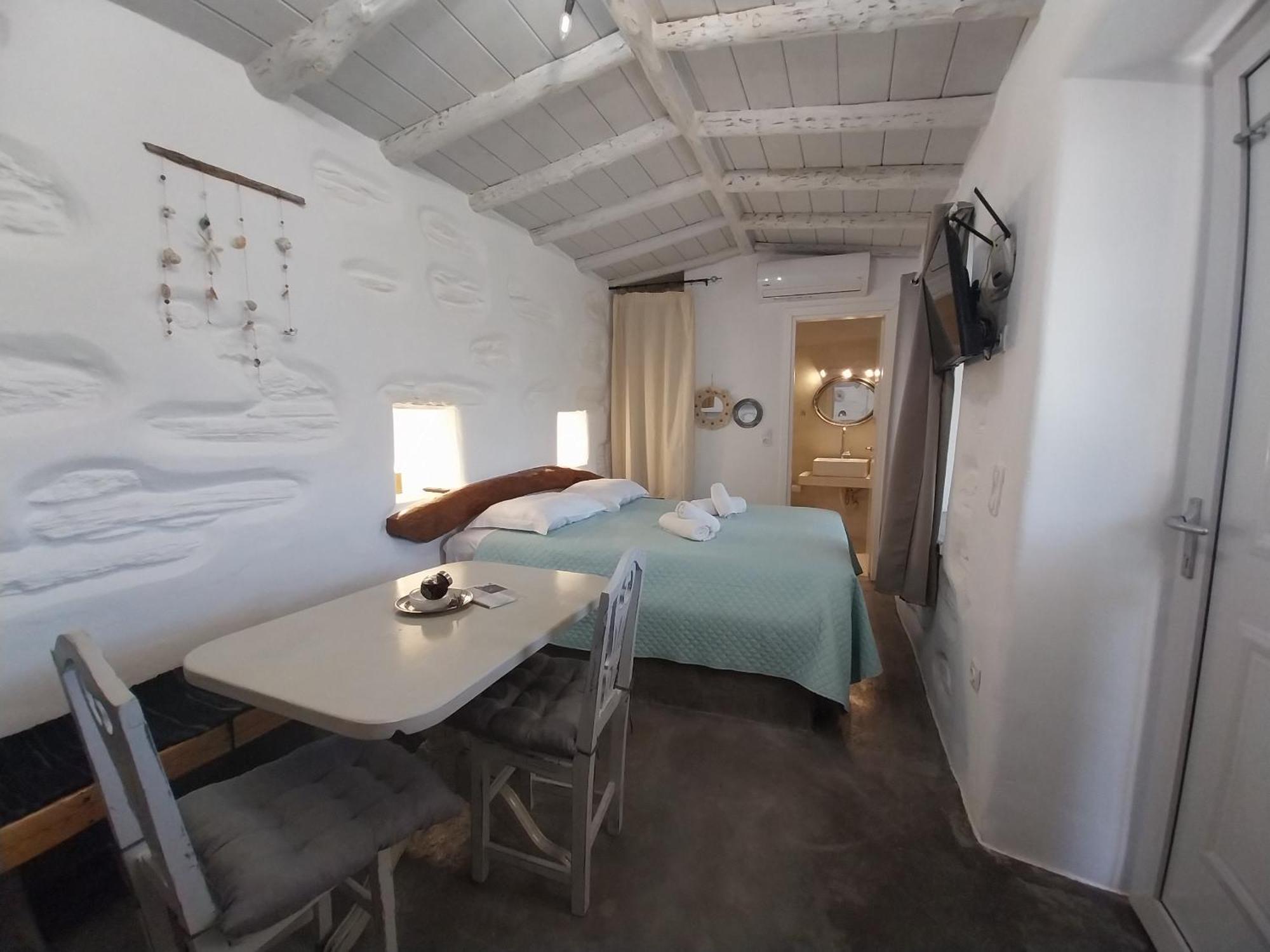 Richie'S Sea View Romantic Residences Ipsila Экстерьер фото